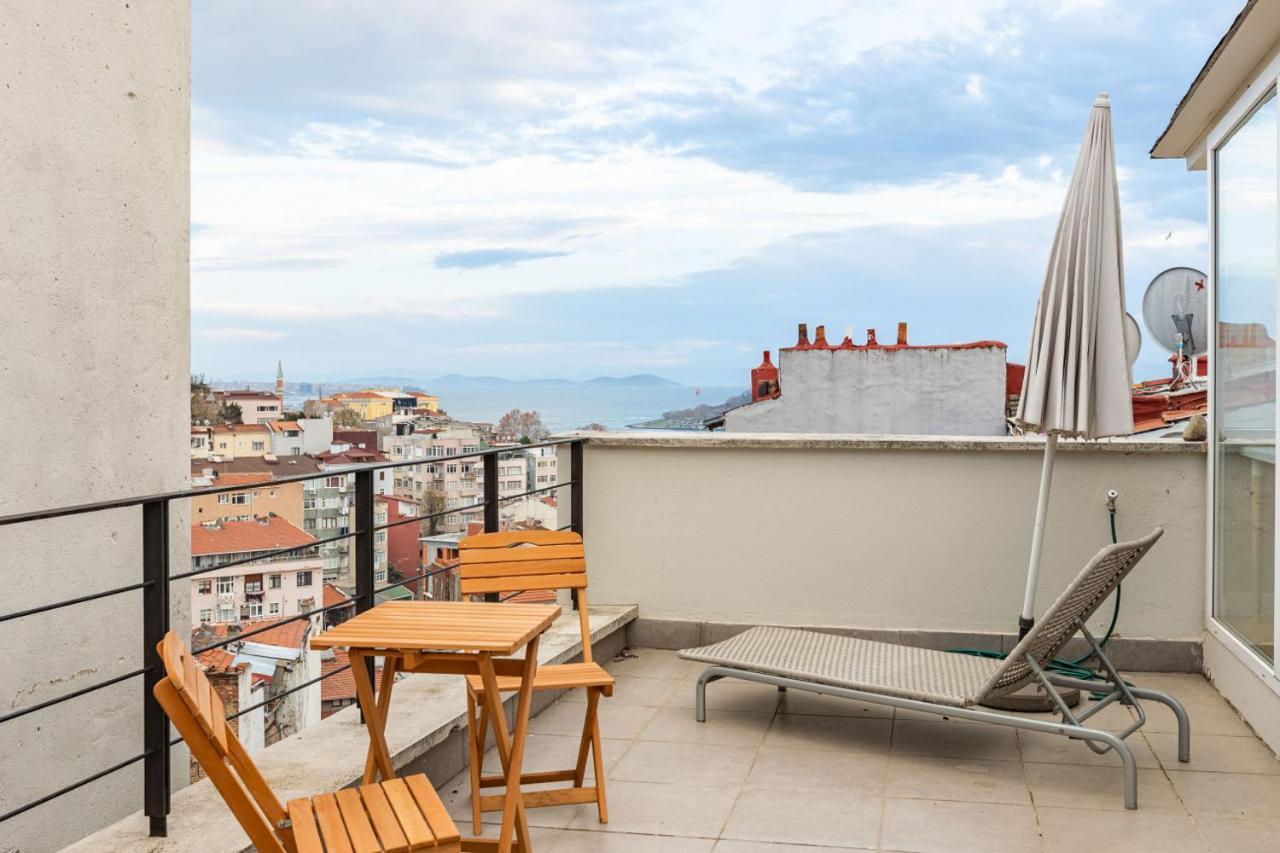 Mesmerizing Flat With Bosphorus View In Beyoglu Istambul Exterior foto